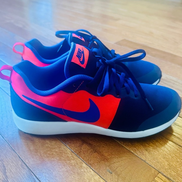 Nike Roshe Run Women's Size 8 Blue Orange Running Sneakers Athletic Shoes - Picture 2 of 6